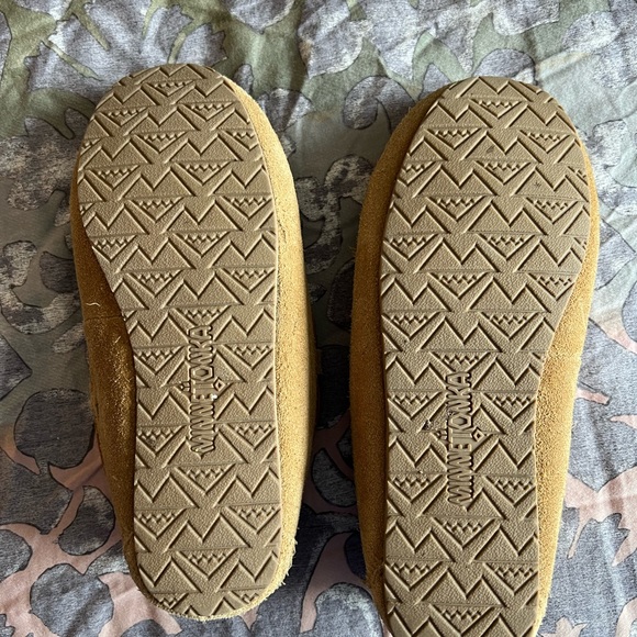 NWOT Minnetonka Moccasins - Picture 6 of 7